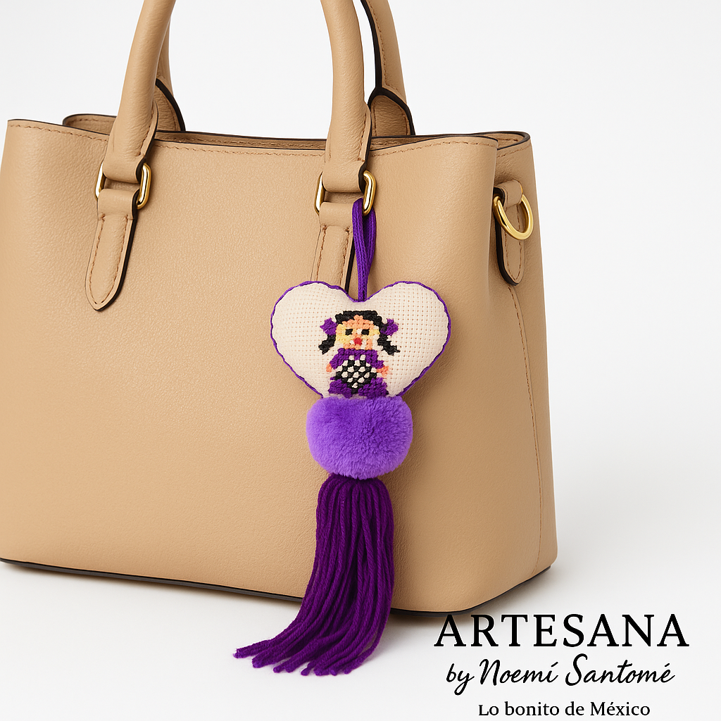Llavero Corazón Otomí - Blanco con Morado y Violeta